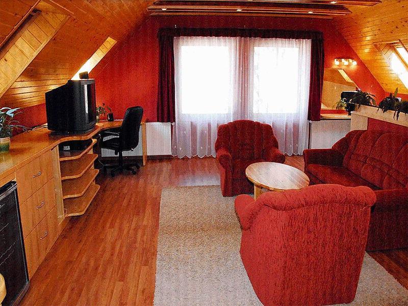 Platan Panzio Hotel Dobogoko Bilik gambar